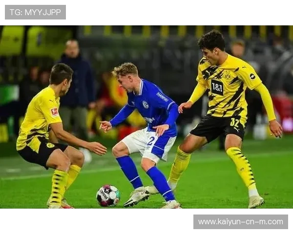 伯恩茅斯三分钟内连入两球 客场逆转十人应战的埃弗顿