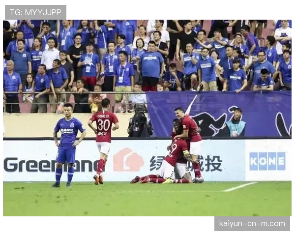 上海申花特谢拉8分钟补射空门 迅速回应大连英博闪击